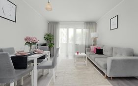 Jasny Apartament Blisko Starego Miasta We Wroclawiu By Rent Like Home